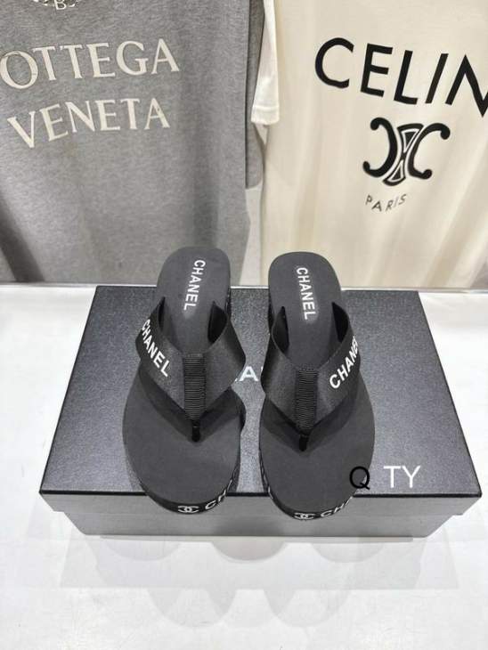 Picture of Chanel Slippers _SKUChanelsz35-40TY04183129
